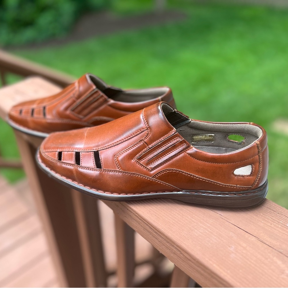 Stacy Adams Closed Toe Sandal